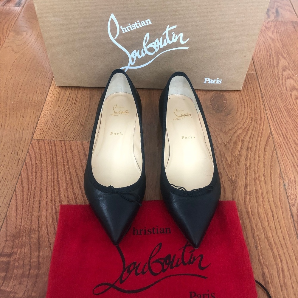 LOUBOUTIN SOLA SOFIA POINTED BLACK FLAT 39 (US 9)